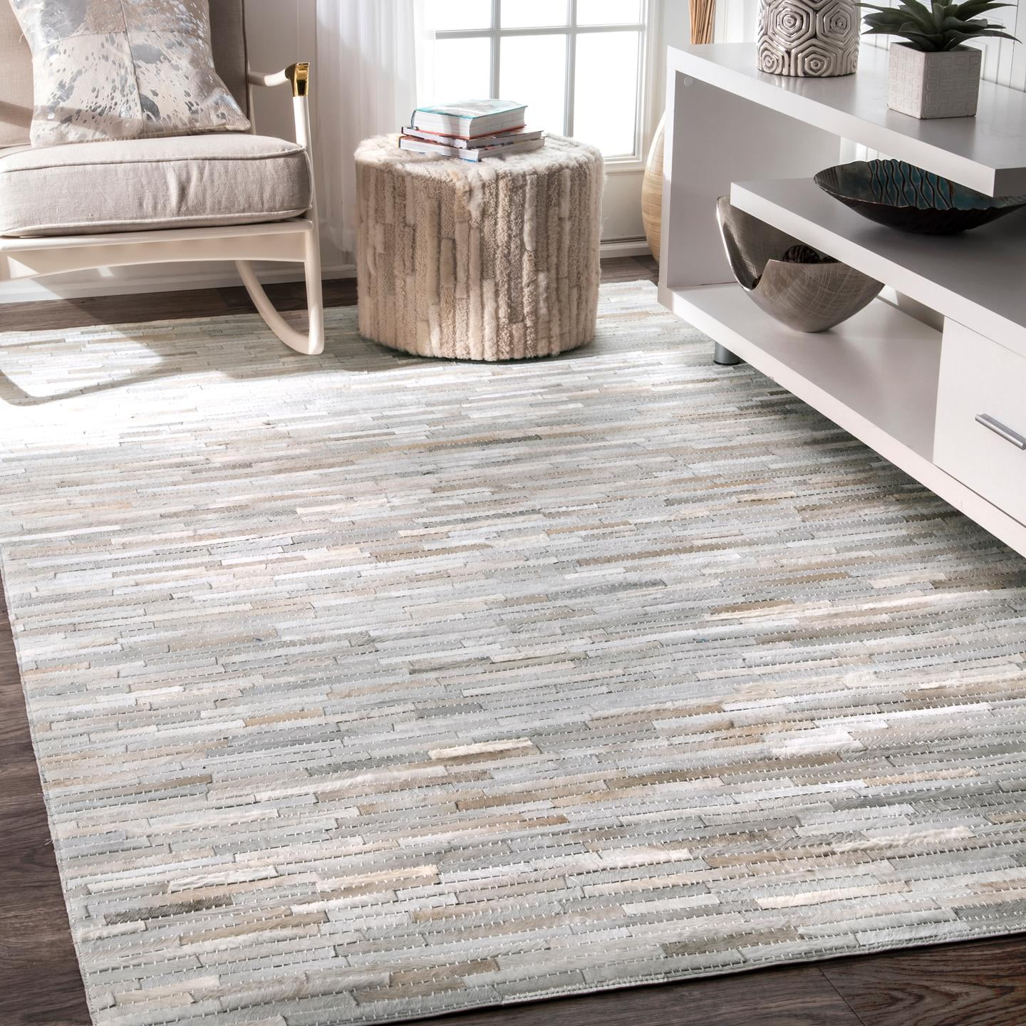 nuLOOM Hand Woven Clarity Patchwork Cowhide Area Rug