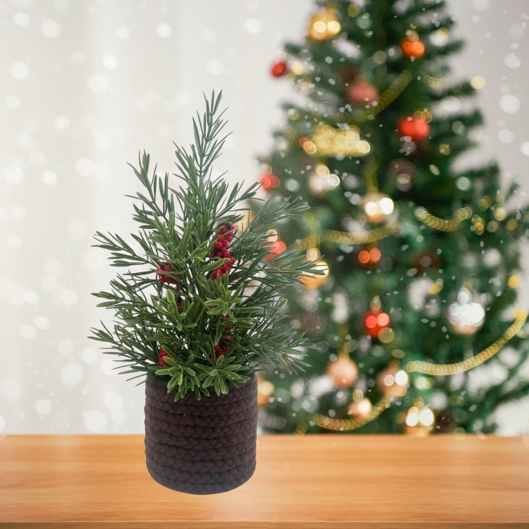 Holiday Time Décoration D’Arbre Avec Baies Et Pin Dans Panier Marron
