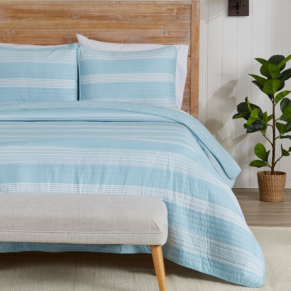 Great Bay Home Curtain Stripe Reversible Reversible Quilt Set With Shams (Full / Queen, Blue)