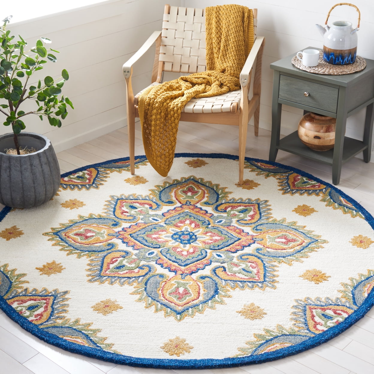 SAFAVIEH Blossom Pauletta Floral Area Rug, Ivory/Green, 4' x 6'