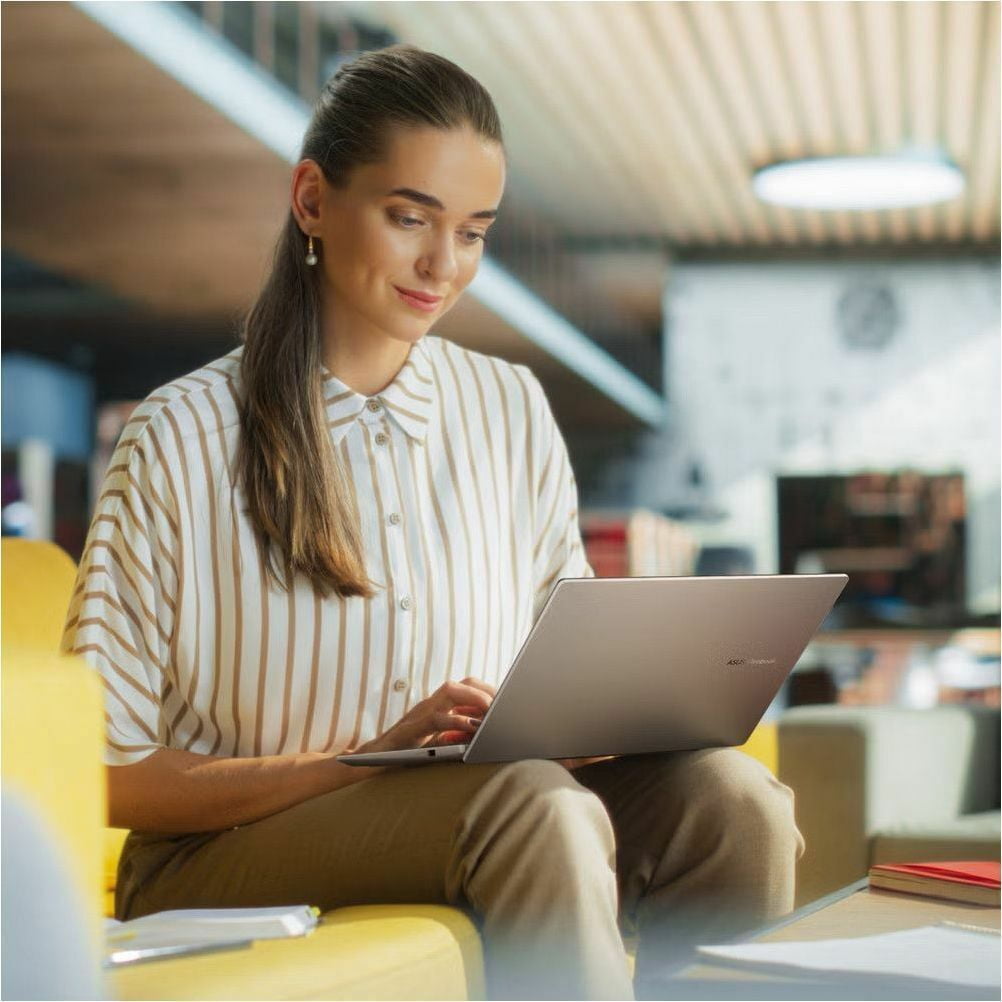 Asus VivoBook 14 M1407 M1407KA-PS74 14" Copilot+ PC Notebook, WUXGA, AMD Ryzen AI 7 350, 16 GB, 512 GB SSD, Platinum Gold