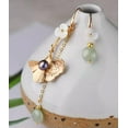 thumbnail image 6 of EOEMY Chinese Natural Jade Shellfish Ear Stud Golden Plating Ginkgo Leaf Earrings, 6 of 8
