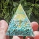 thumbnail image 1 of Mini pirámide de cristal natural, generador de energía, cuarzo, amatista, curación espiritual, cristal, chakra, pirámide de resina, 1 of 6