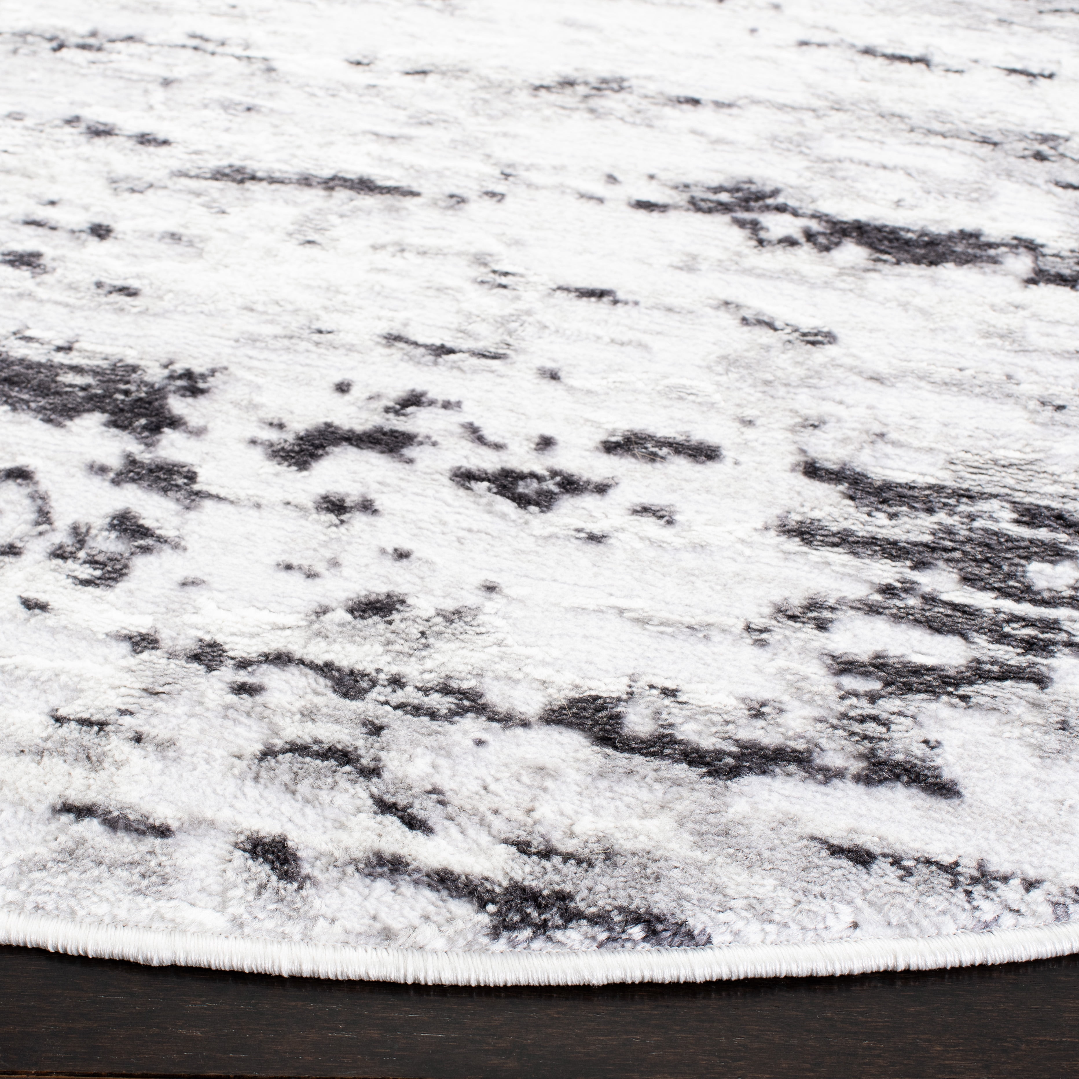 SAFAVIEH Amelia Lester Abstract Area Rug, Light Gray/Charcoal, 6'7" x 6'7" Round