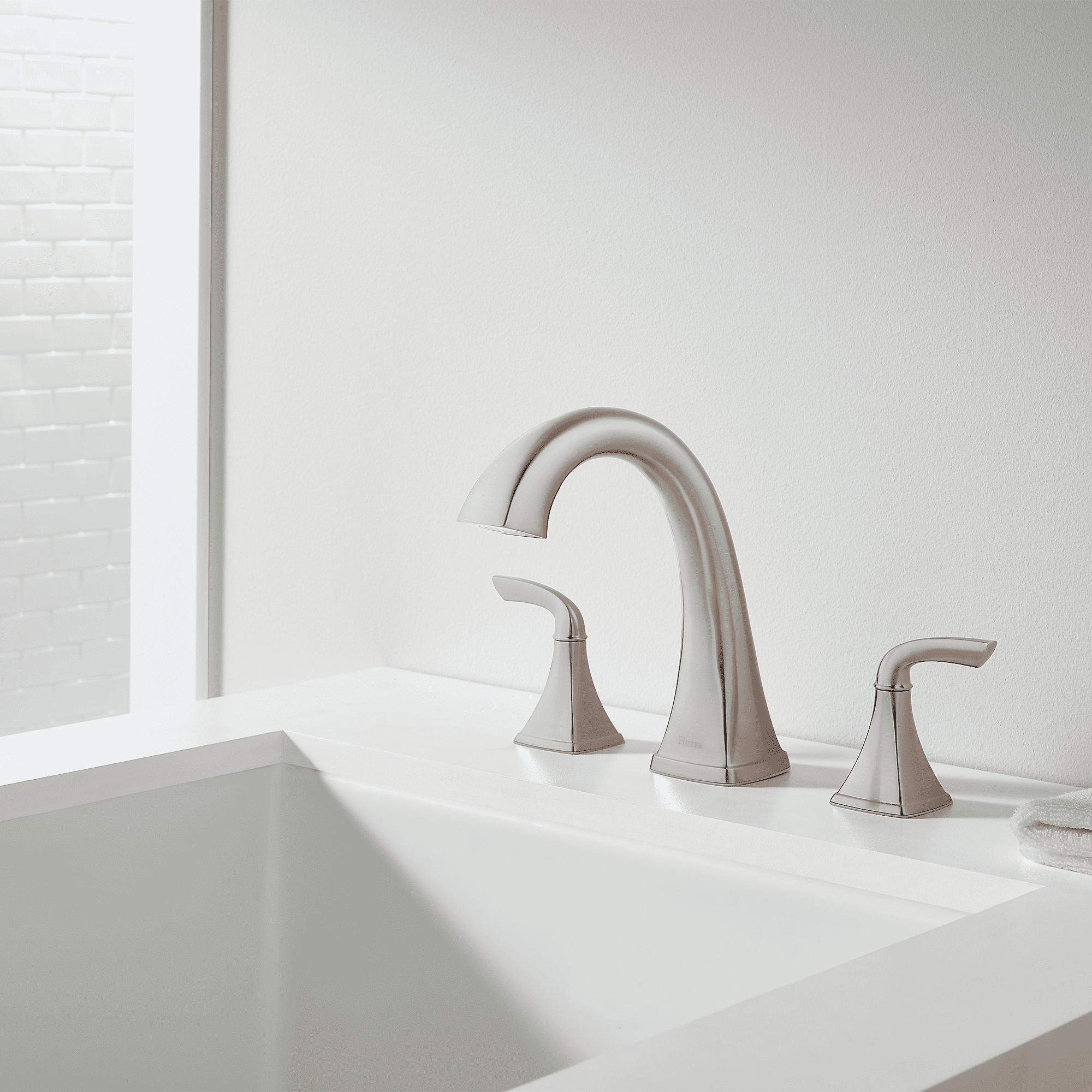 Pfister RT65BSK Bronson 2-Handle Complete Roman Tub Trim in Brushed Nickel Faucet