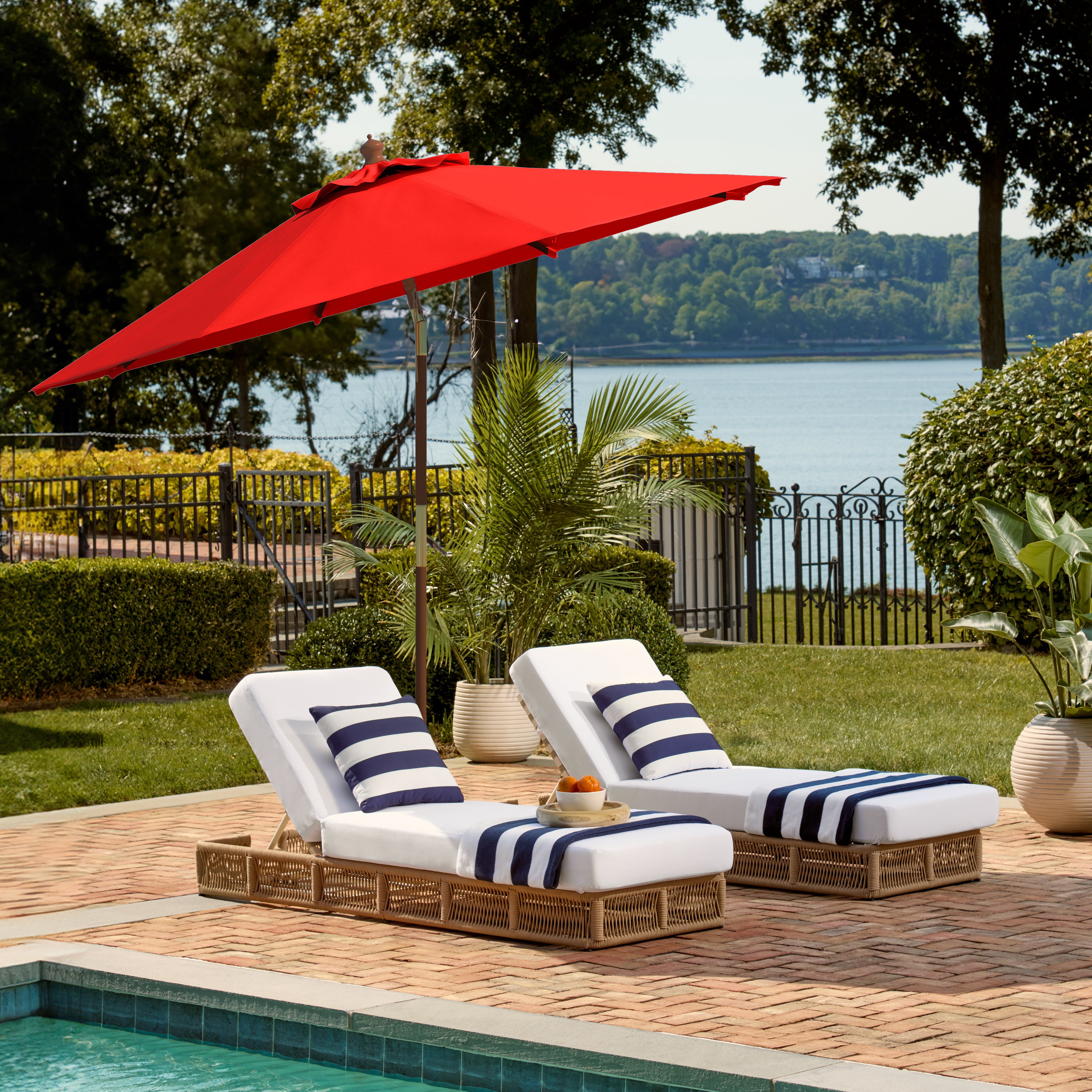 Safavieh Cannes 9' Market Push Wooden Patio Umbrella, Red
