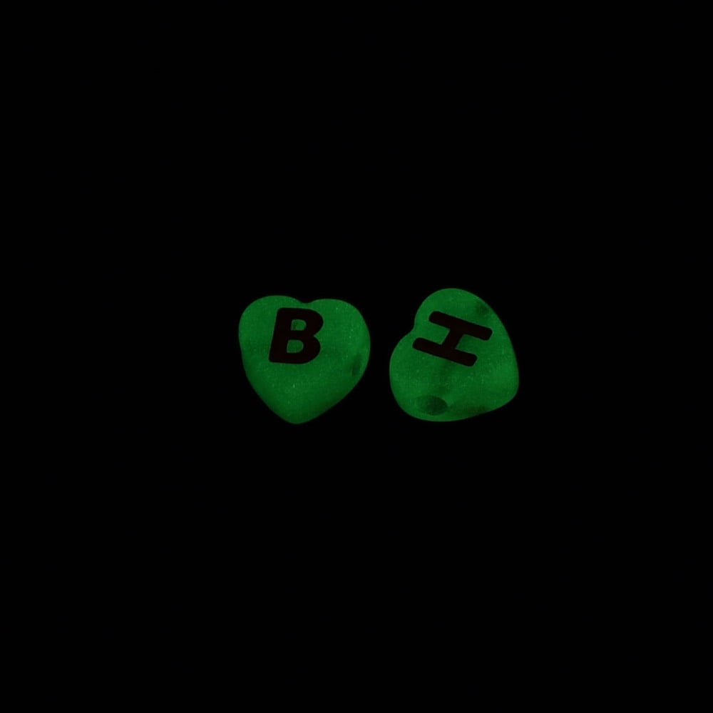 500gs Luminous Acrylic Beads Horizontal Hole Heart with Random Letters Mixed color 7x7x4mm Hole: 1.6mm about 3600pcs/500g
