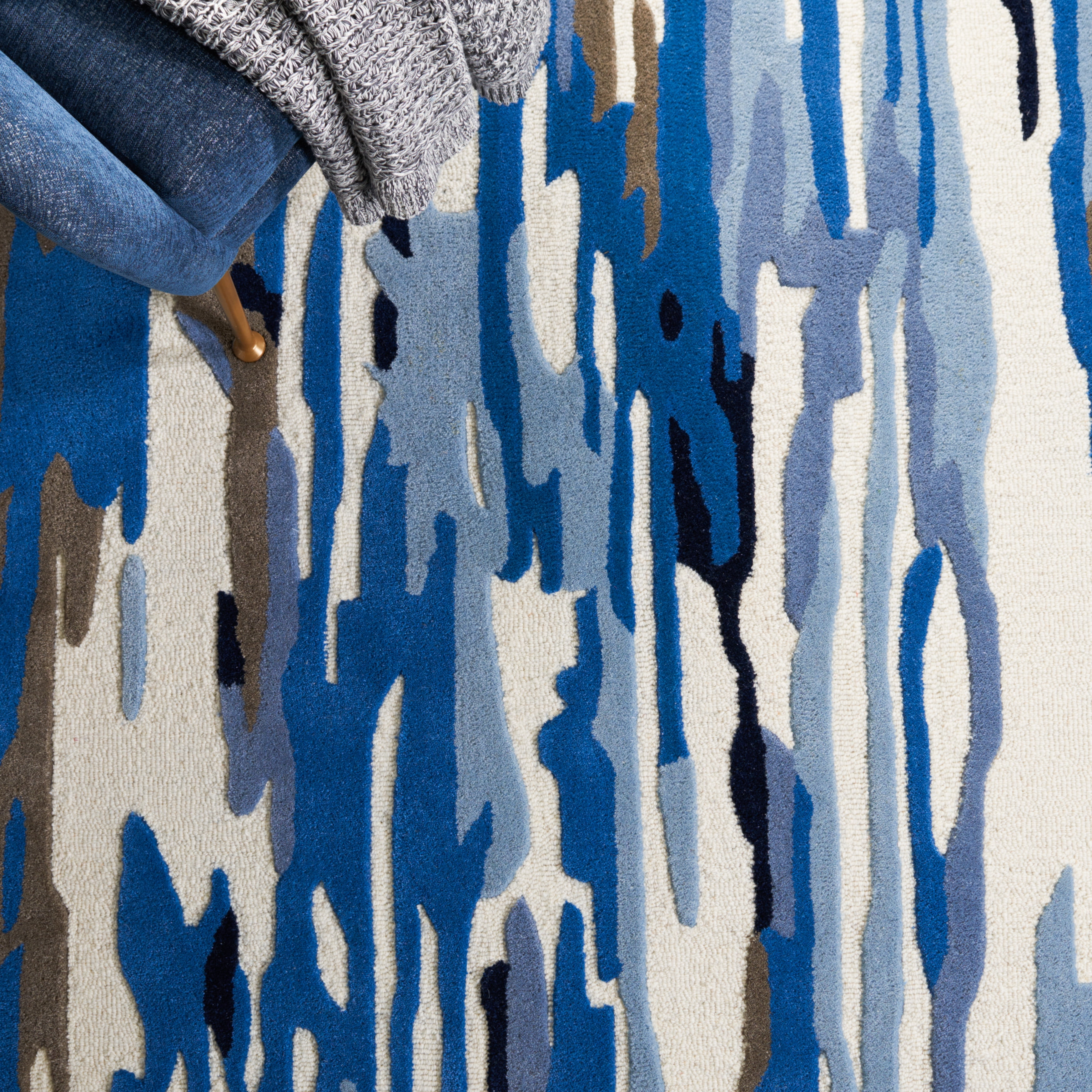SAFAVIEH Rodeo Drive Jesper Abstract Area Rug, Ivory/Blue, 8' x 10'