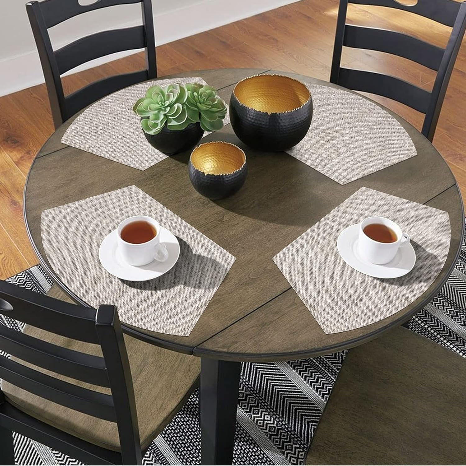 Round Table Placemats Set of 4 Wedge Shape Placemat Woven Vinyl Place Mats Heat Resistant Wipe Clean Dining Table Mats Home Table Decor (4, Tan)