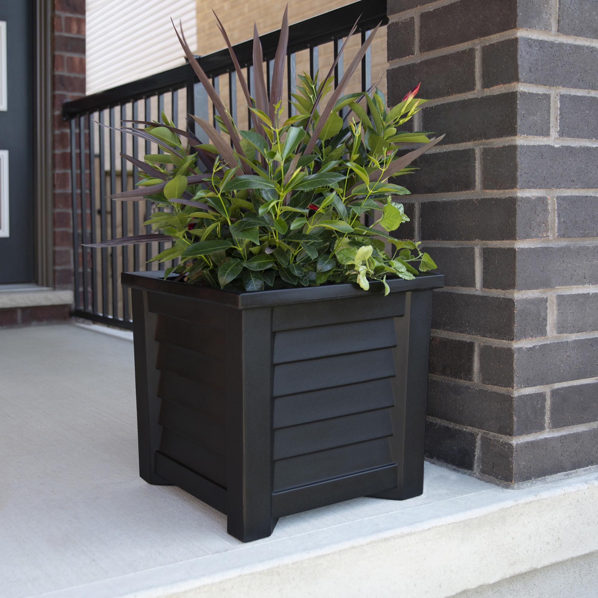 Mayne Lakeland 16" x 16" x 16" Square Black Self Watering Plastic Planter