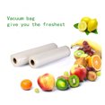 thumbnail image 4 of Yuarrent Un rollo de alimentos Sello mágico Bolsa de vacío Sellador al vacío Bolsas de almacenamiento de alimentos Ahorro de alimentos Organizadores de utensilios de cocina 28*500 CM, 4 of 6