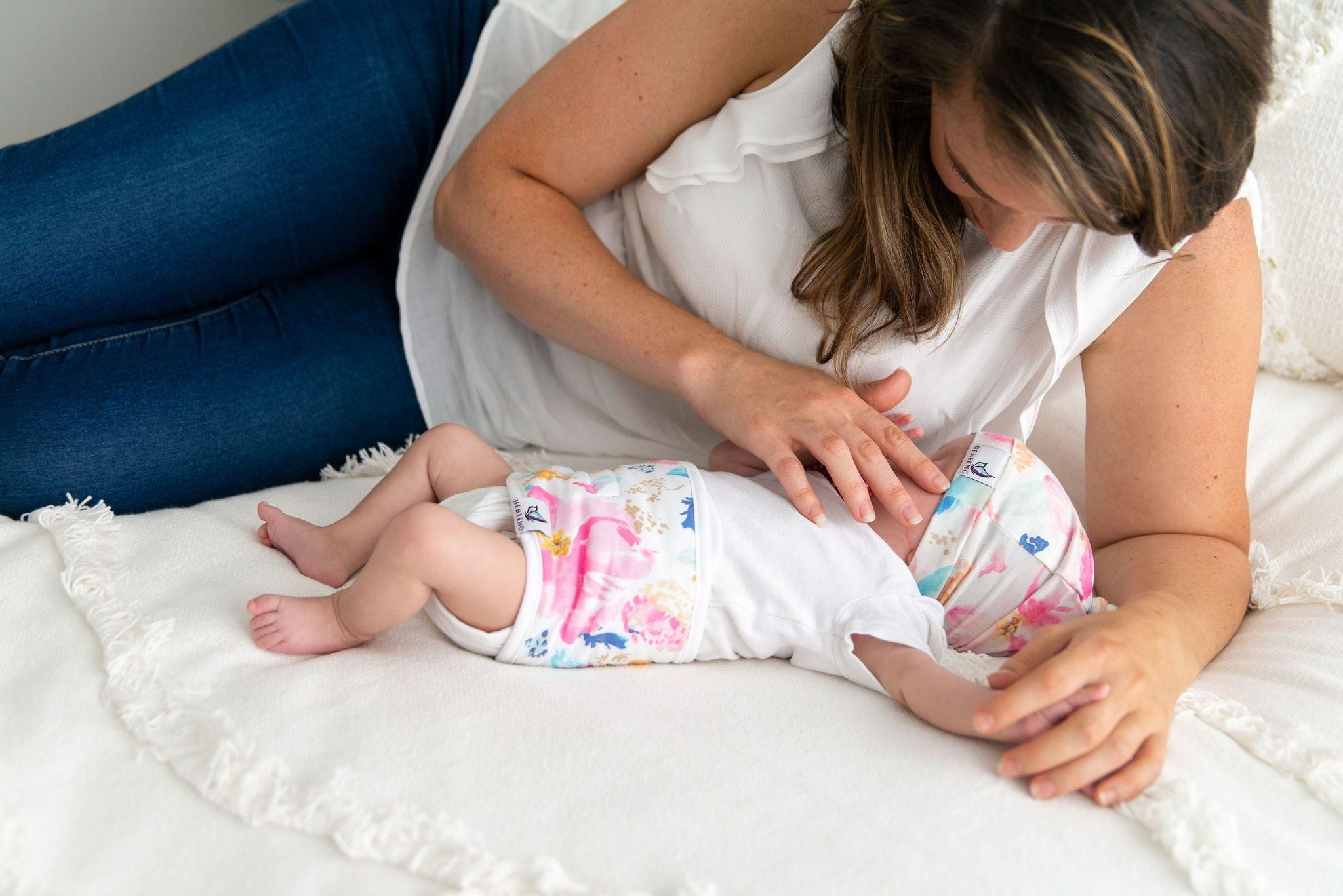MEMEENO Belly Band for Colic & Gas Relief, Organic Cotton, Self-Warming for Fussy Newborn (Aquarelle)