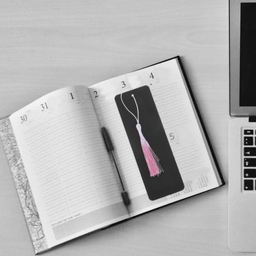 GOOHOCHY DIY Bookmarks with Holes Black Cardstock Tags Blank School Teacher Bookmarks for Craft Projects