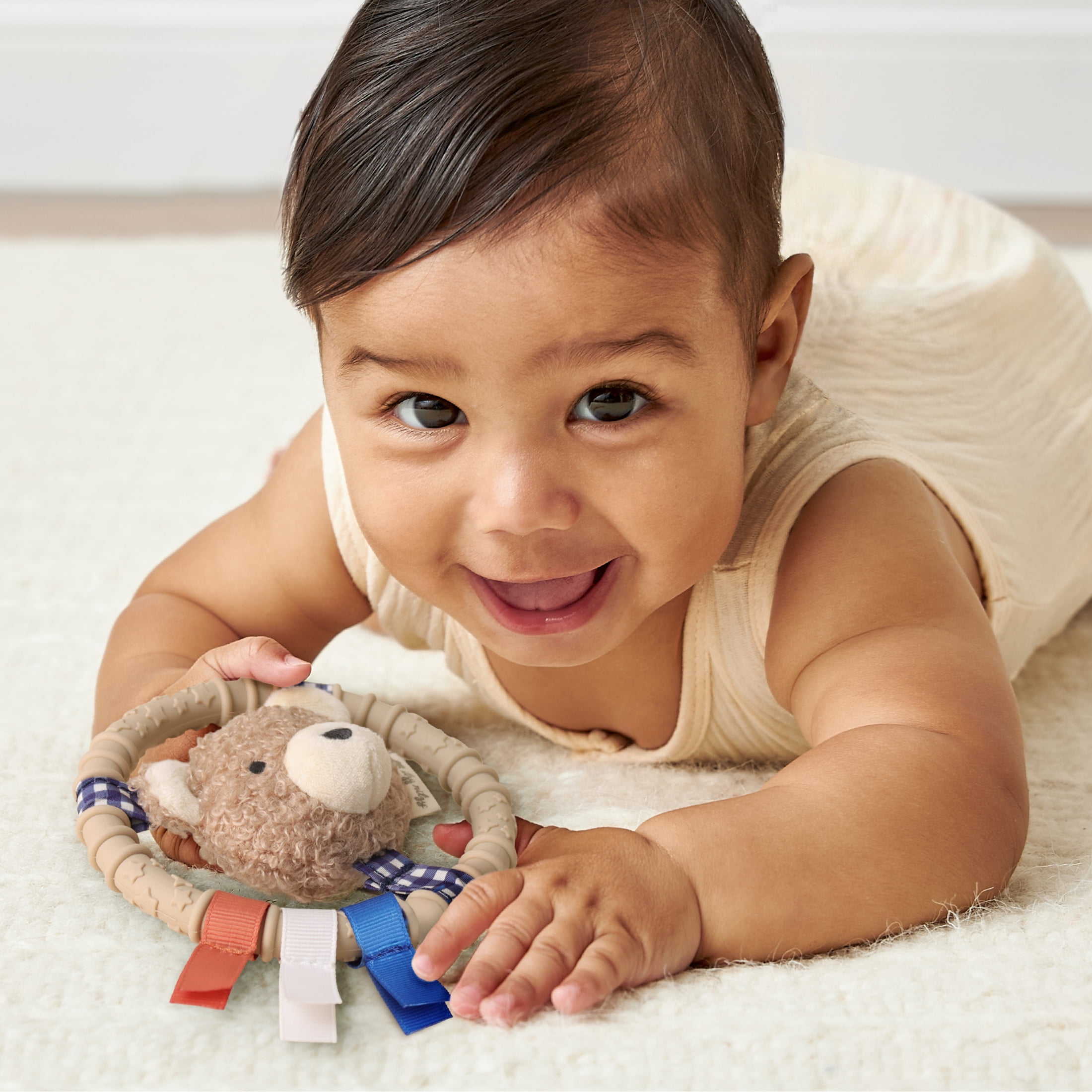 Itzy Ring Pal™ Teething ring with plush bear