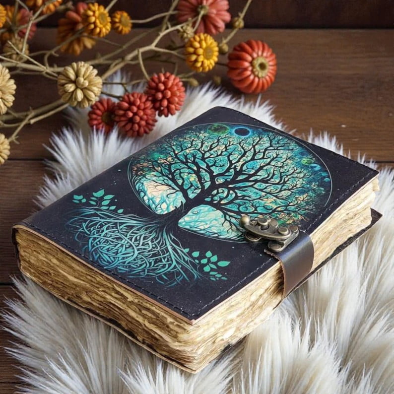 Handmade Leather Journal 5x7 Inch – Tree of Life Design, 200 Deckle-Edge Pages, Vintage Lock Closure, Rustic Writing Notebook, Sketchbook & Gift Diary