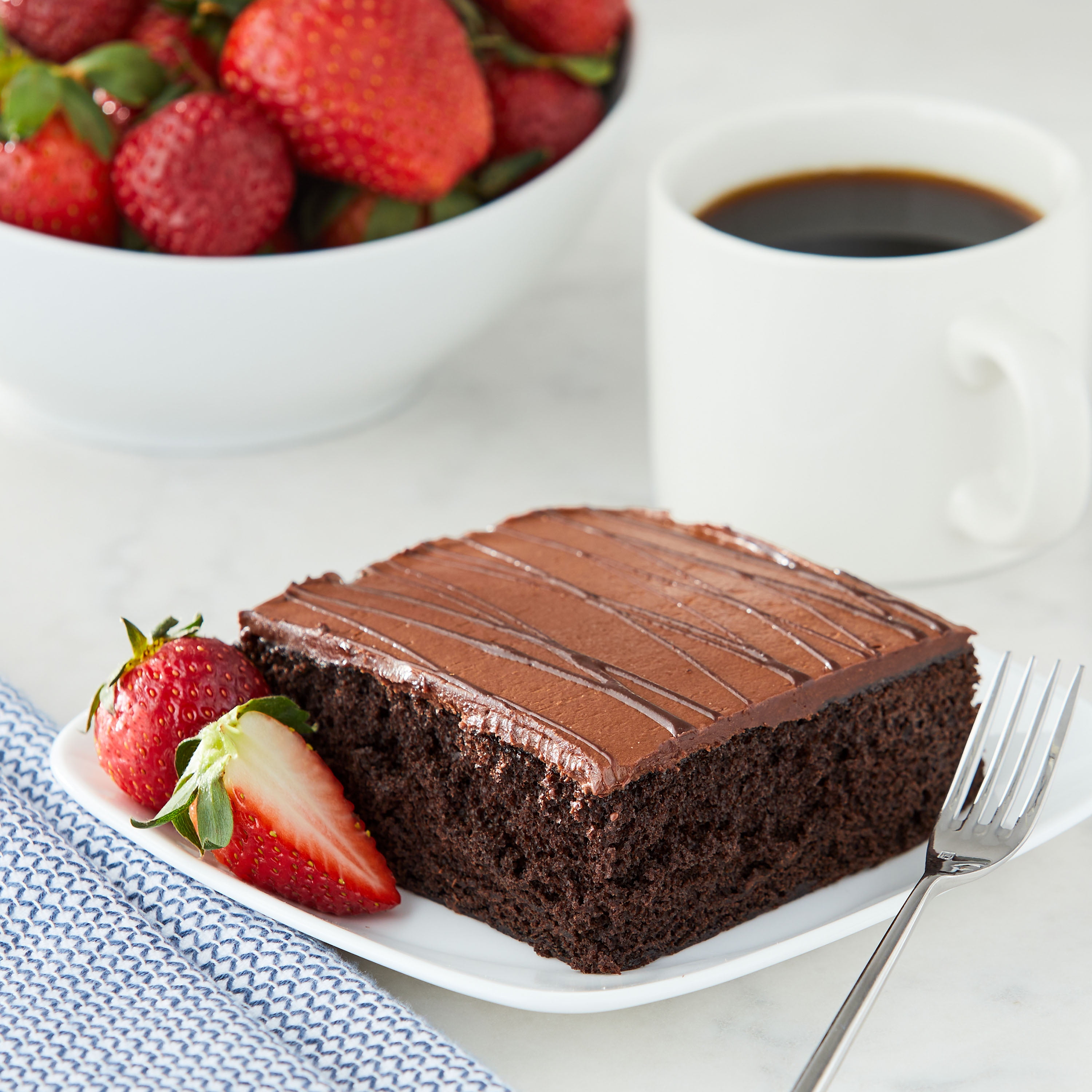 Freshness Guaranteed Chocolate Cake Square with Chocolate Icing, 6oz (Refrigerated Cakes)