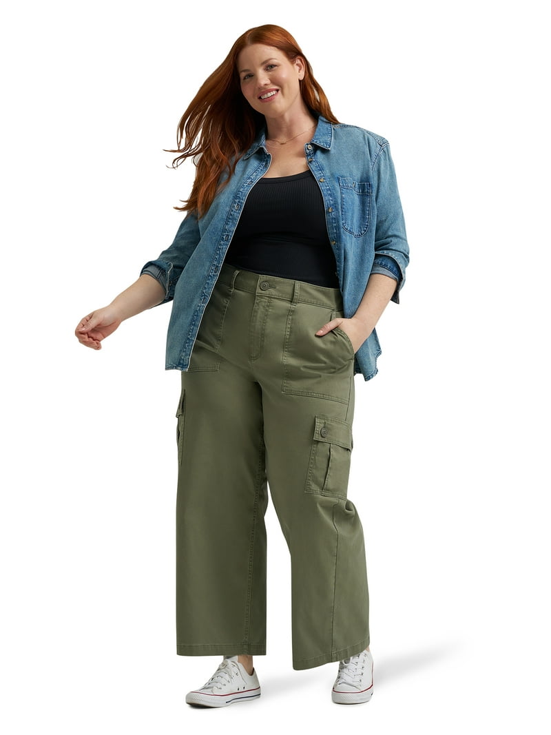 Lee® Women's Plus Heritage Loose Fit Straight Leg Cargo Pant