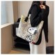 thumbnail image 2 of Nuevo bolso de mano de gran capacidad con personaje de anime personalizado simple y creativo de Snoopy, lindo bolso de hombro versátil con dibujos animados kawaii, 2 of 5