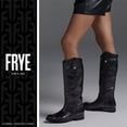 thumbnail image 4 of Botas Frye Melissa con doble suela y botón para mujer, color negro, 7 m, 4 of 7