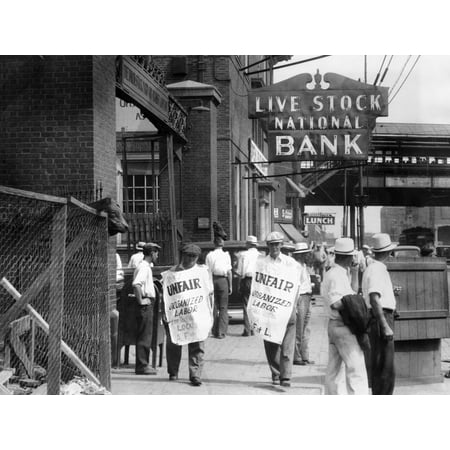 Strike Of 700 Members Of The Stock Handlers Union They Unloaded And Fed The Cattle In The Chicago Stock Yards July 4 History