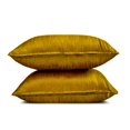 thumbnail image 4 of Funda de cojín decorativa HomeCentric en dorado oscuro (paquete de 2), 35 x 35 cm (14 x 14 pulgadas). Fundas de almohada de seda lisa para sofá, hotel, sala de estar y dormitorio. Estilo moderno, 4 of 8