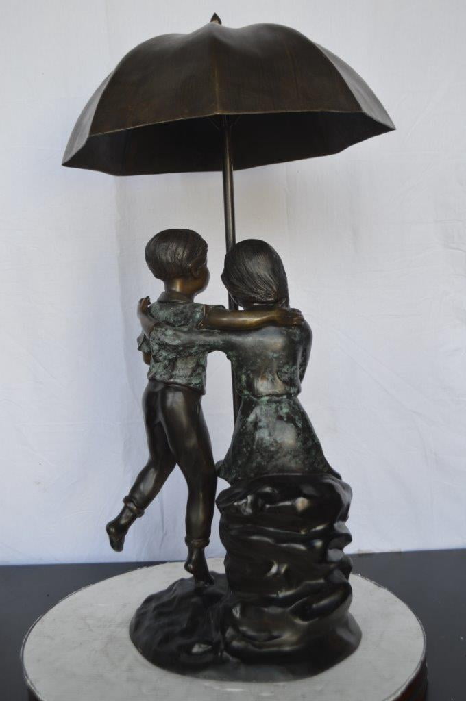 Nifao Kids Playing Under Umbrella – Outdoor Bronze Fountain, Garden Water Feature, 20"L x 20"W x 37"H