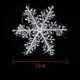 thumbnail image 4 of 30 piezas de adornos colgantes de copos de nieve navideños de 11 cm (blanco), 4 of 5