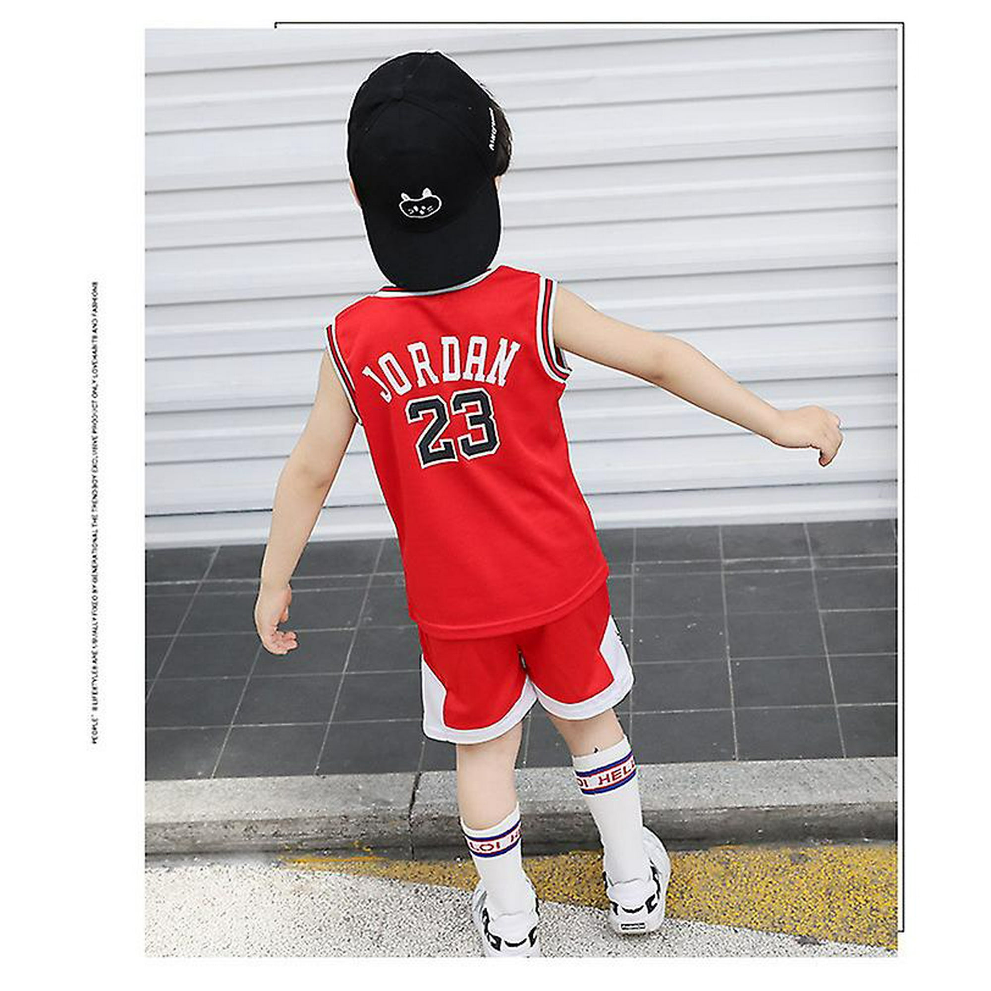 Maillot de basket pour bébé sale