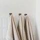 thumbnail image 5 of Ganchos adhesivos de 4 piezas de Unique Bargains para toallas, abrigos y ganchos de pared, se adhieren en el baño y la cocina, tono plateado, 5 of 6