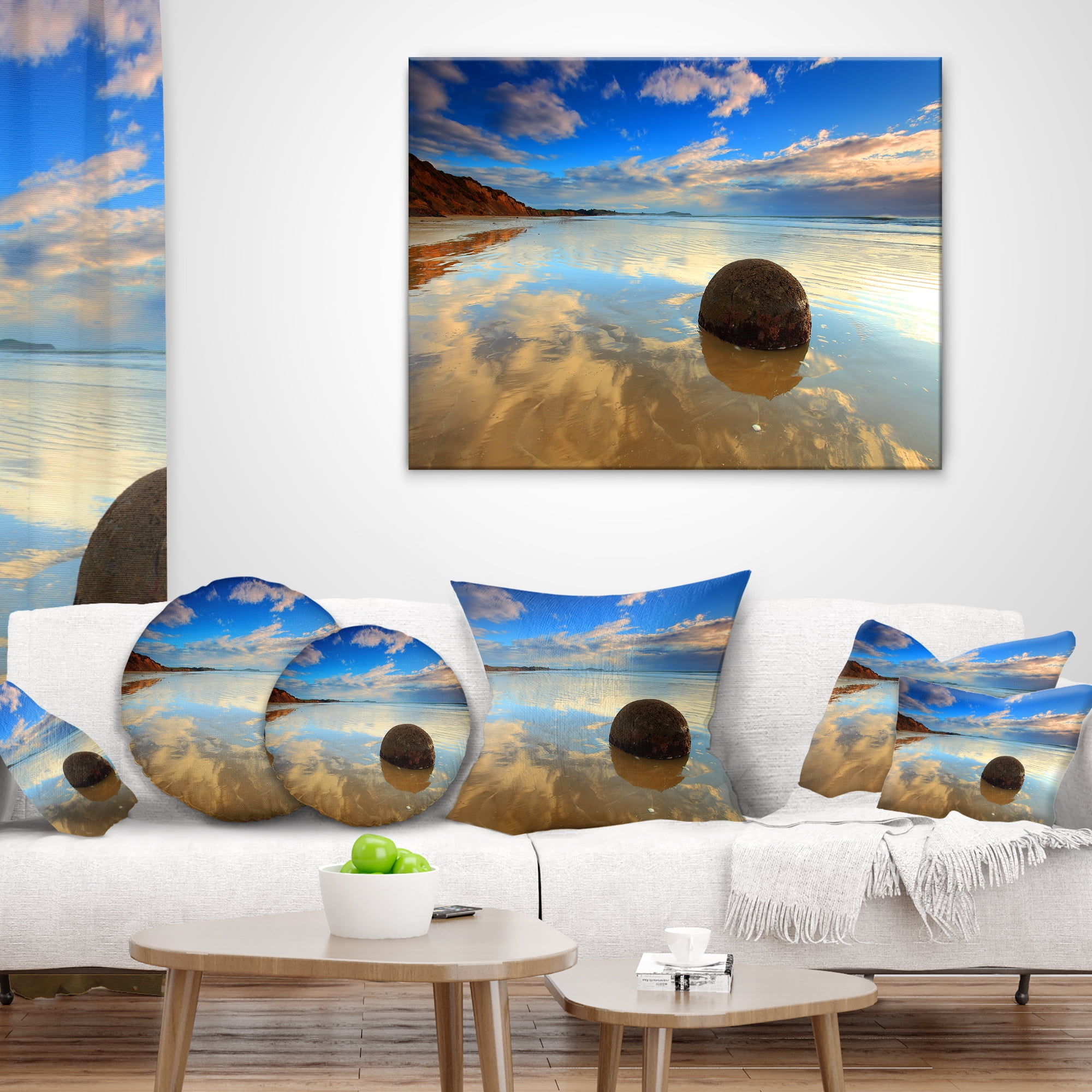 Designart Sunrise at Moeraki Boulders - Seashore Photo Throw Pillow - 18x18