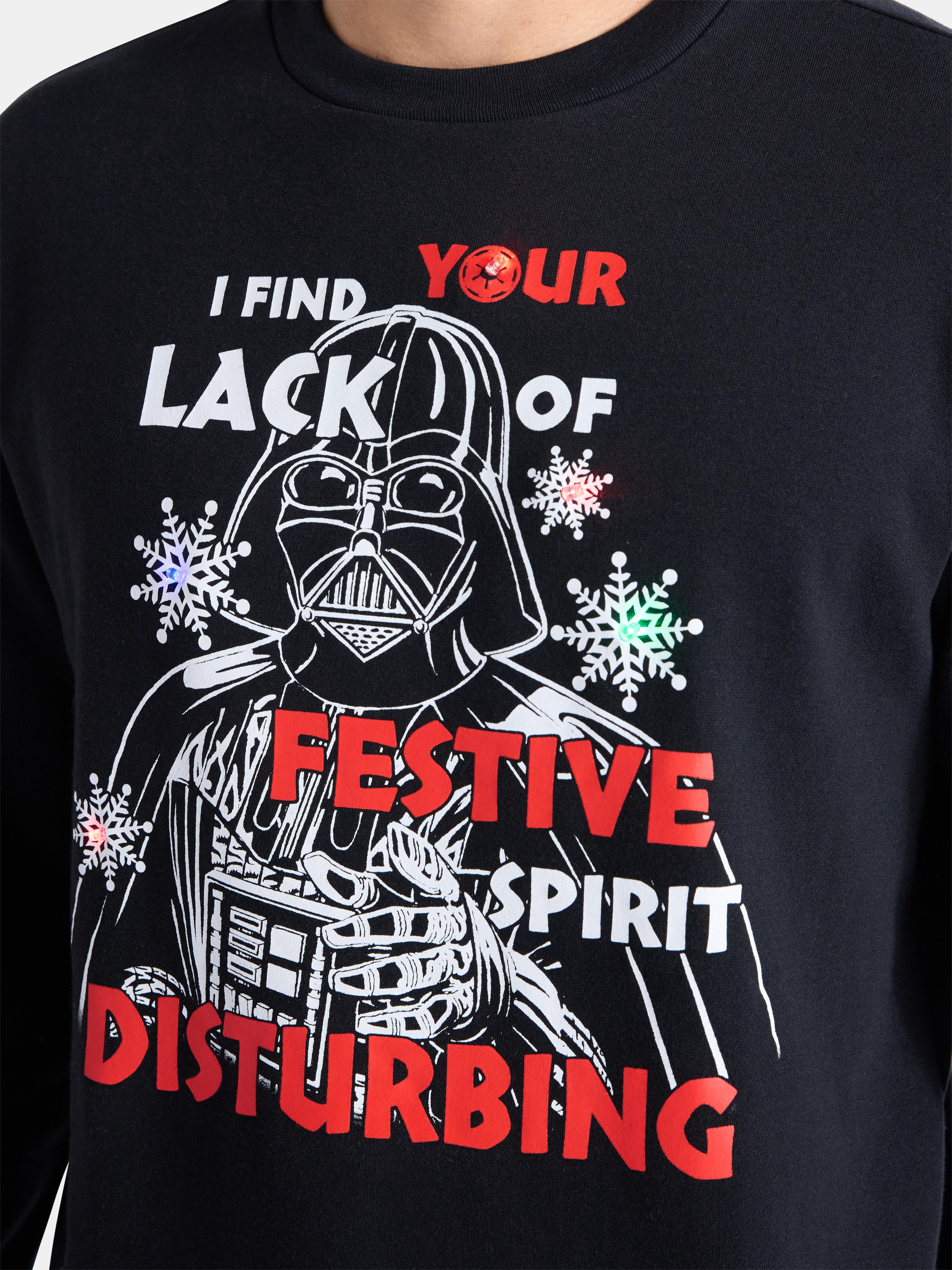 Star Wars Darth Vader Men's and Big Men's Holiday Graphic Light Up Sweatshirt, Sizes XS-3XL