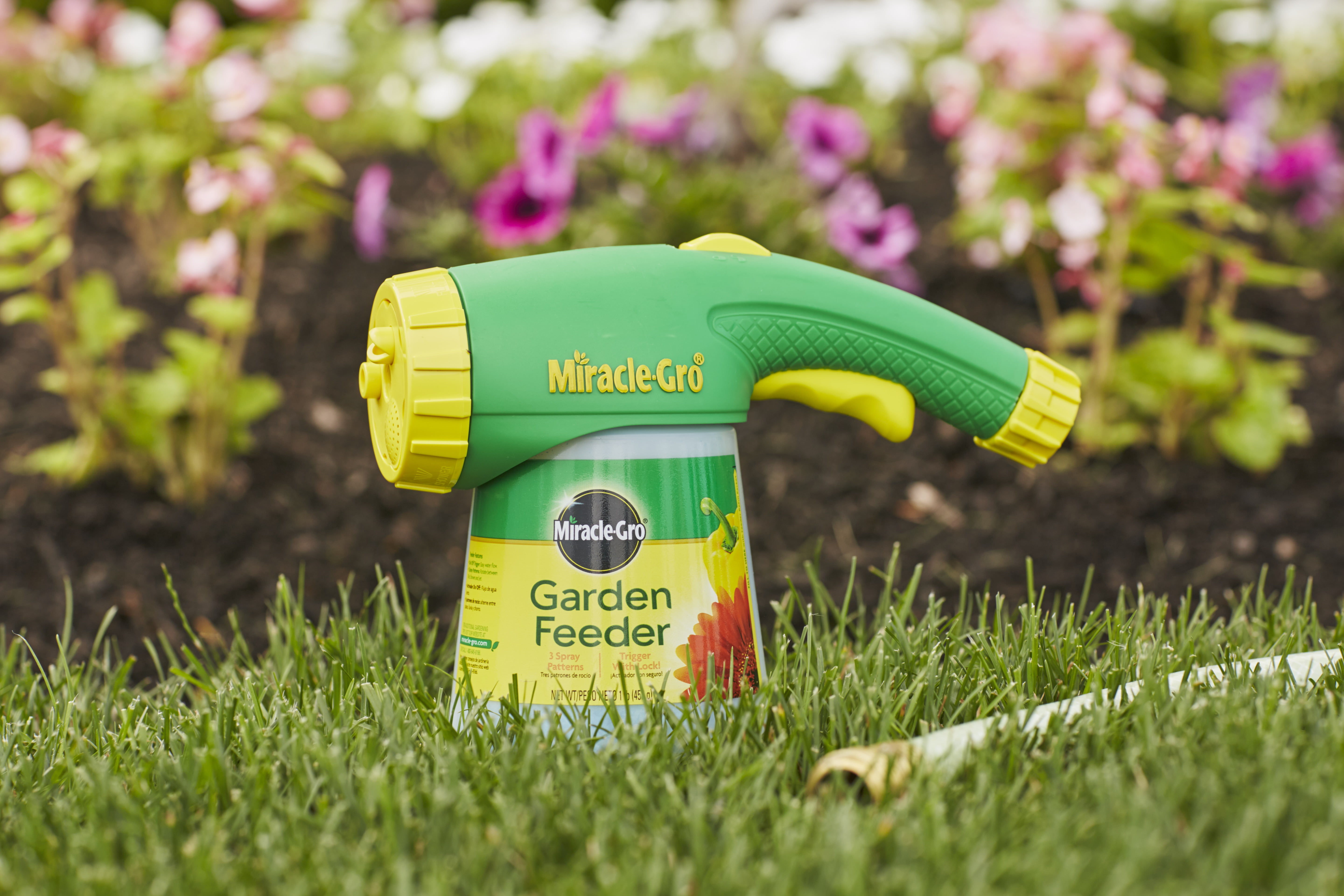 Miracle Gro Garden Feeder