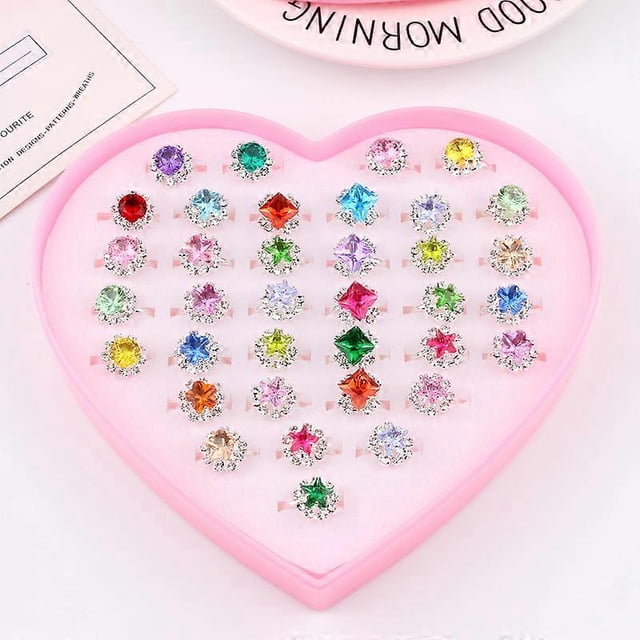 Juego de 36 anillos ajustables para niñas, joyas de princesa, anillos para dedo para fiesta de cumpleaños infantil con caja en forma de corazón.