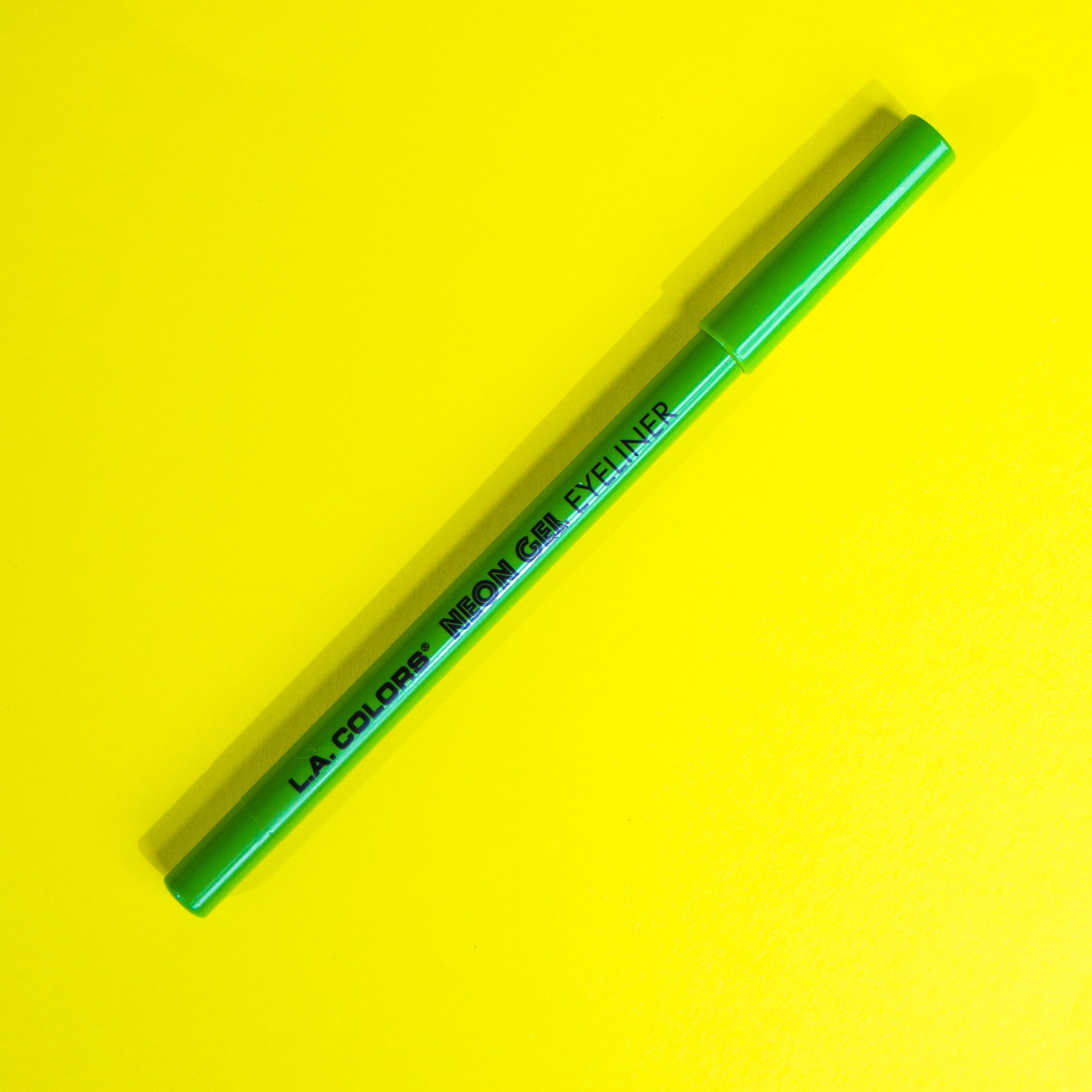 (3 pack) L.A. Colors Smudge & Transfer proof Smooth Glide-on Gel Eyeliner Manic, Green