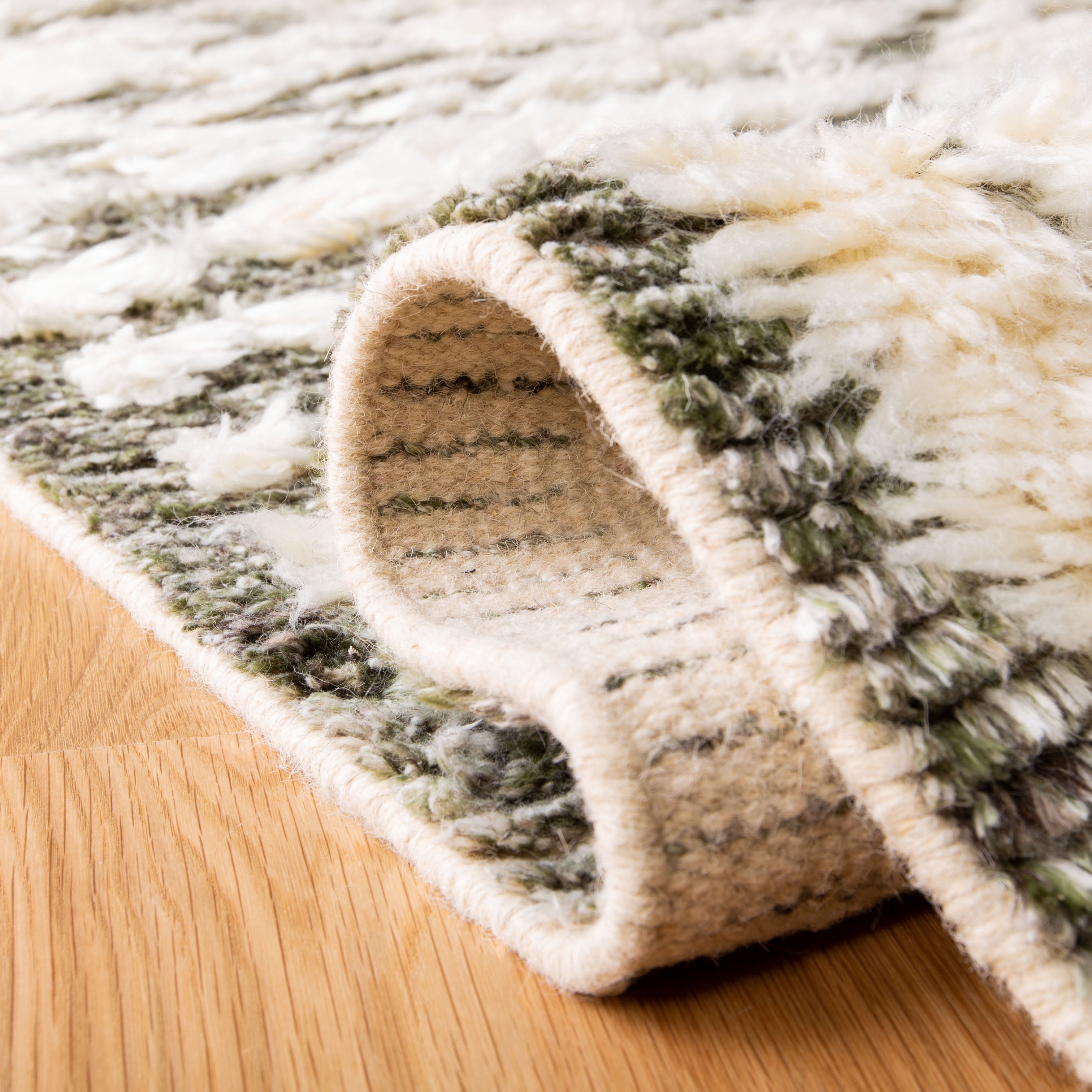 SAFAVIEH Manhattan Tarah Abstract Runner Rug, Ivory/Sage, 2'3" x 8'