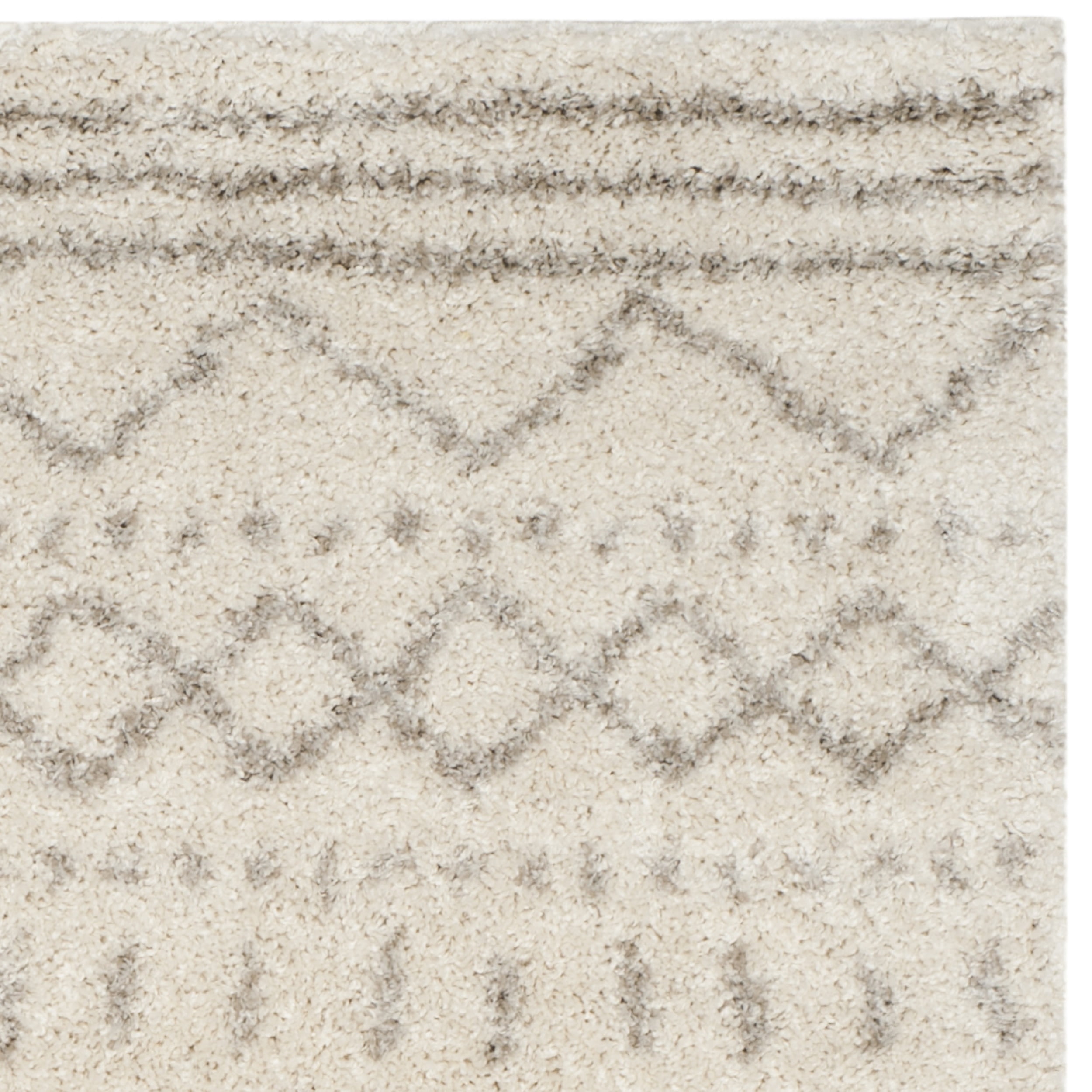 SAFAVIEH Arizona Teagan Geometric Striped Shag Area Rug, Ivory/Beige, 5'1" x 7'6"