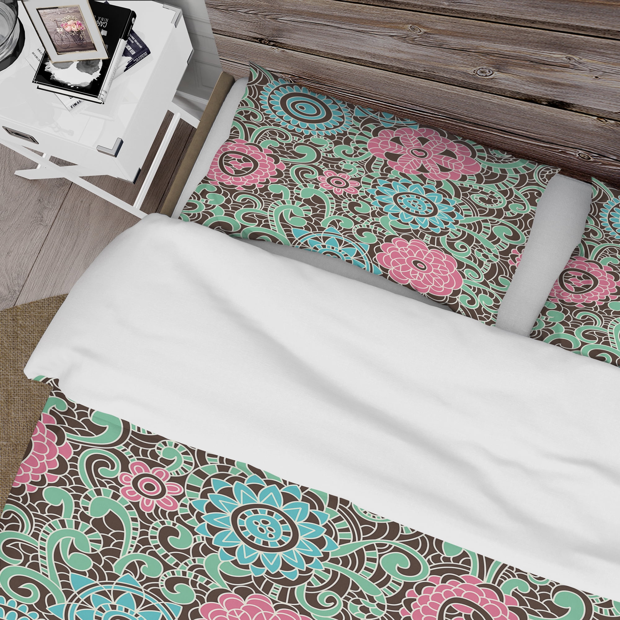 Designart 'Vintage Pink And Blue Flowers' Floral Duvet Cover Set