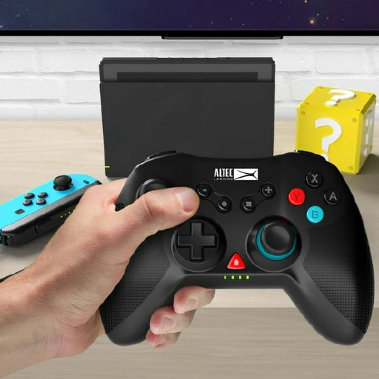 How about a compact gamepad for playing online battle arena games on your  smartphone - Yanko Design