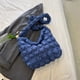 thumbnail image 2 of 6922-1 Hilo bordar acolchado Nube plisada Gran capacidad Abajo Bandolera ligera Ropa algodón Bolso mujer (azul oscuro) Azul zafiro, 2 of 9