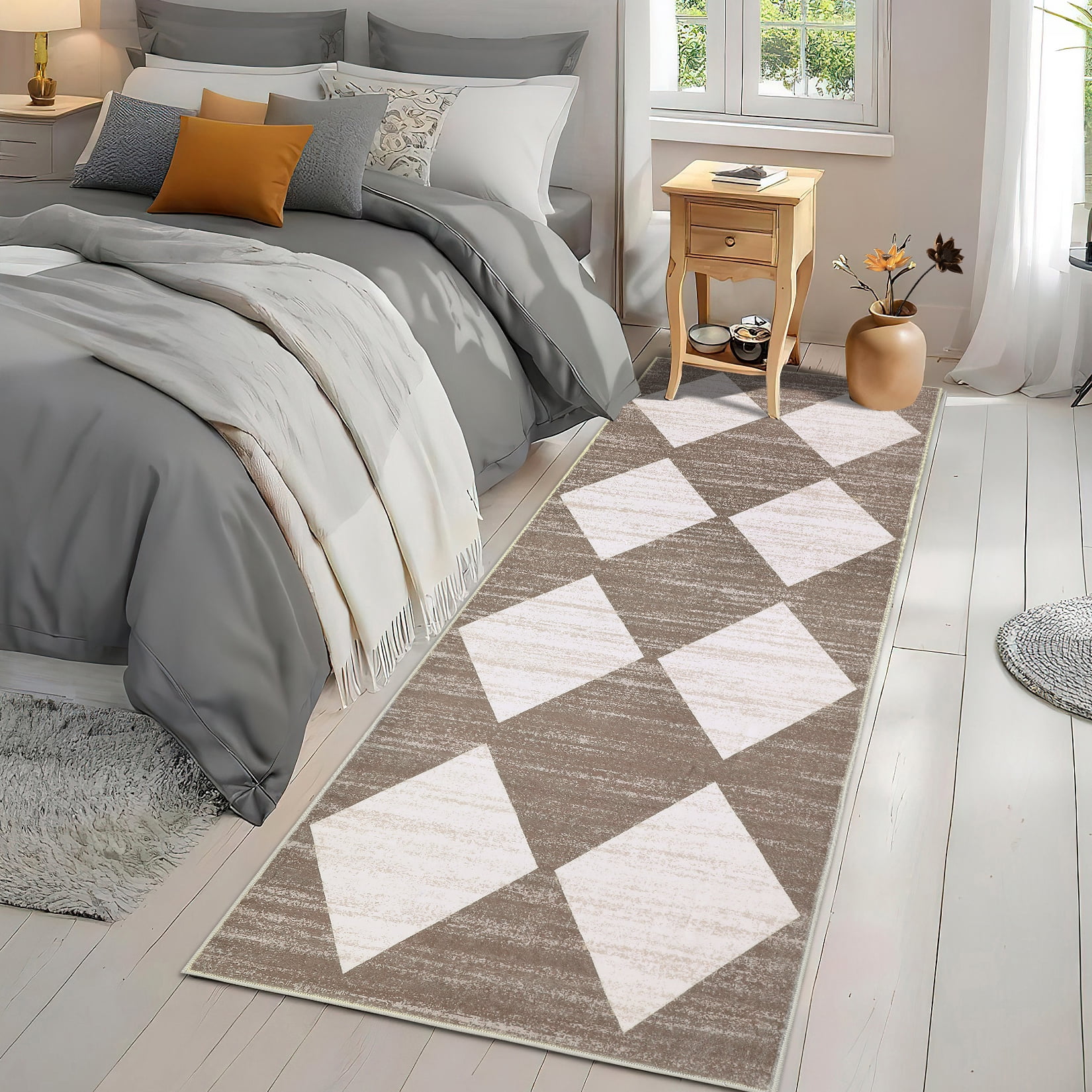 Garvee 2'x6' Geometric Diamond Runner Rug, Machine Washable Rug Stain Resistant Indoor Carpet With Non-Slip Backing, Soft Low Pile Rug for Hallway Bedroom Laundry, Brown