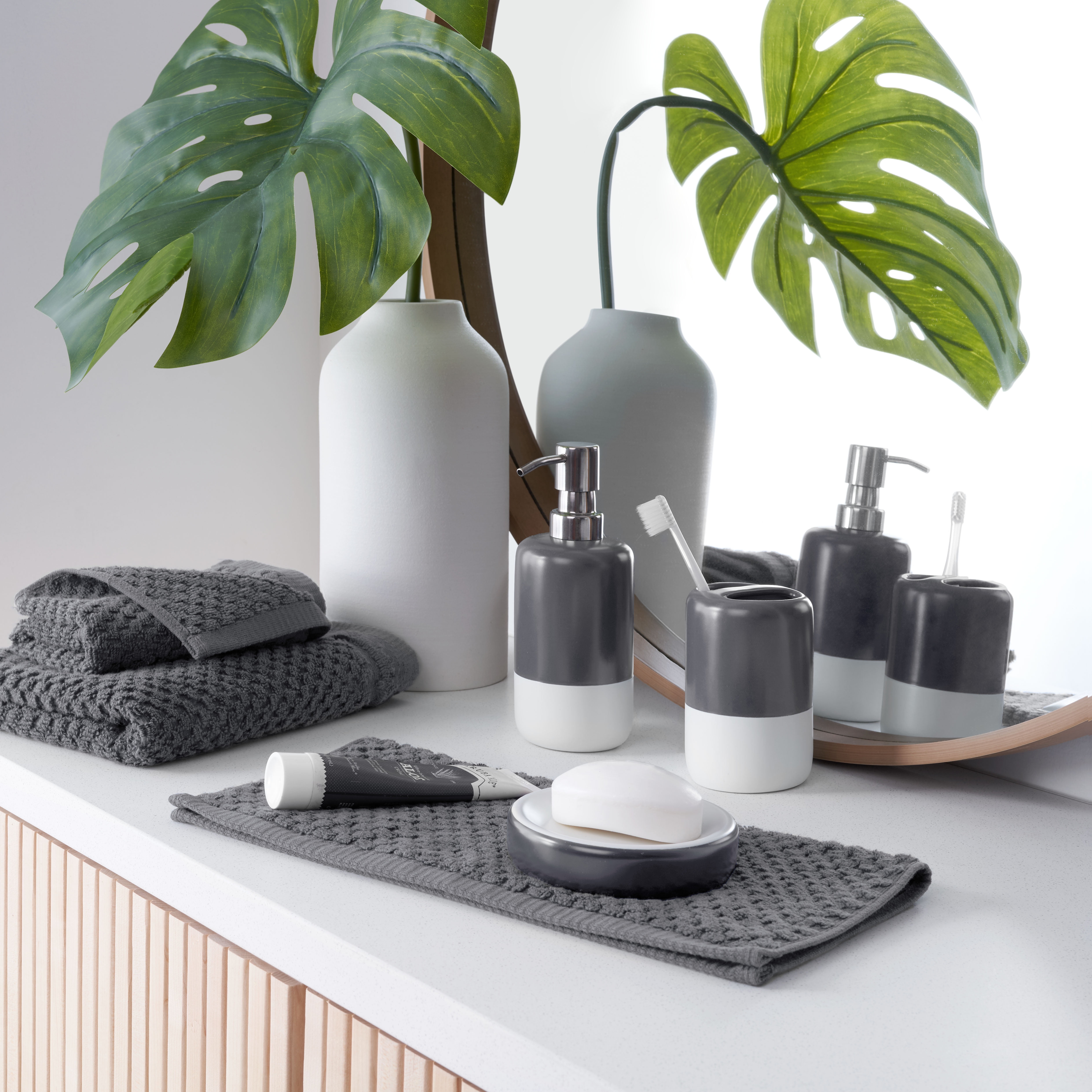 Gap Home Color Block Matte Ceramic Glaze Dip Bath Accessory Set, Gray, 3-Pieces