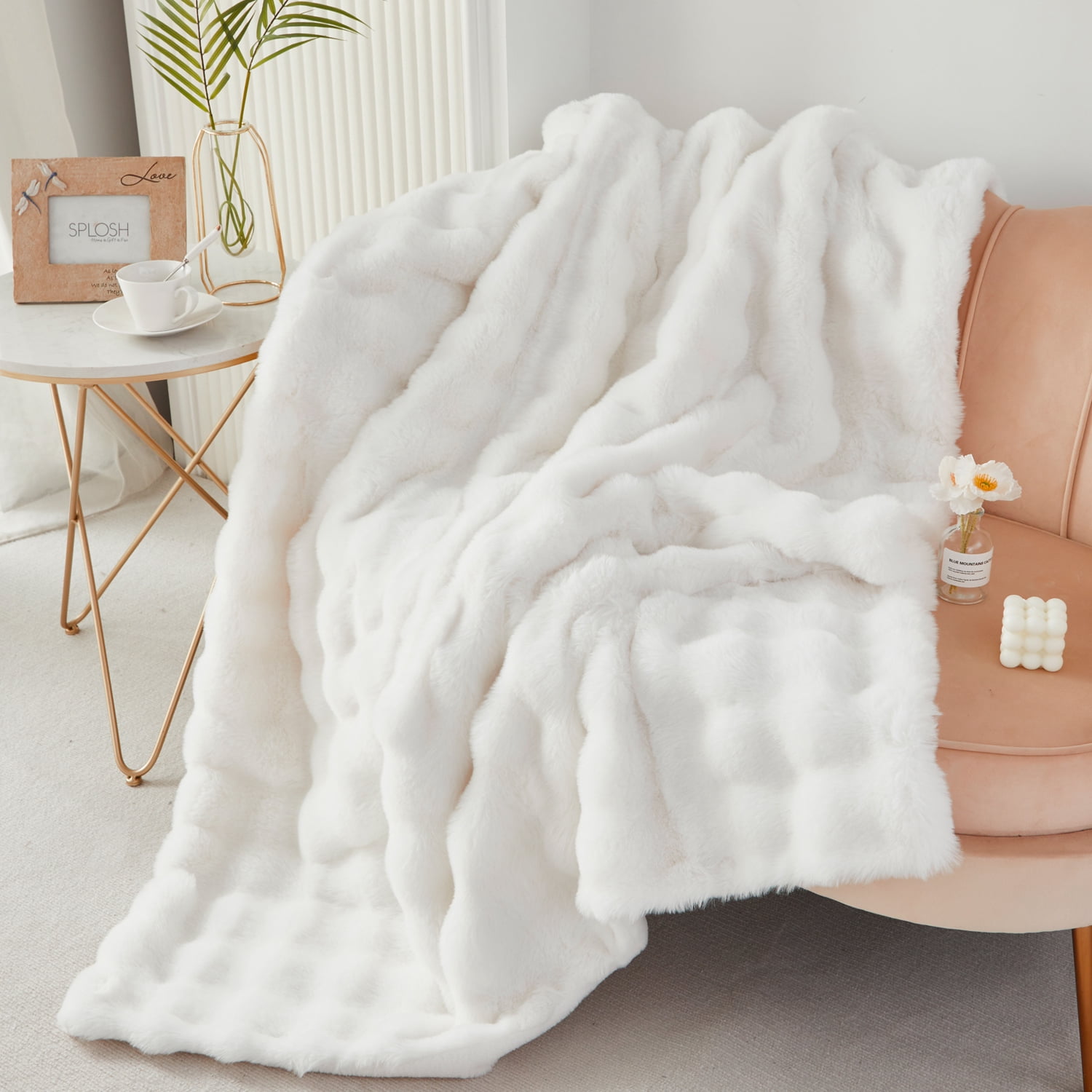 URBONUR White Faux Rabbit Fur Throw Blanket for Couch Chair, Fluffy Bubble Throw Blanket, Cute Fuzzy Blankets 40×63 Inches