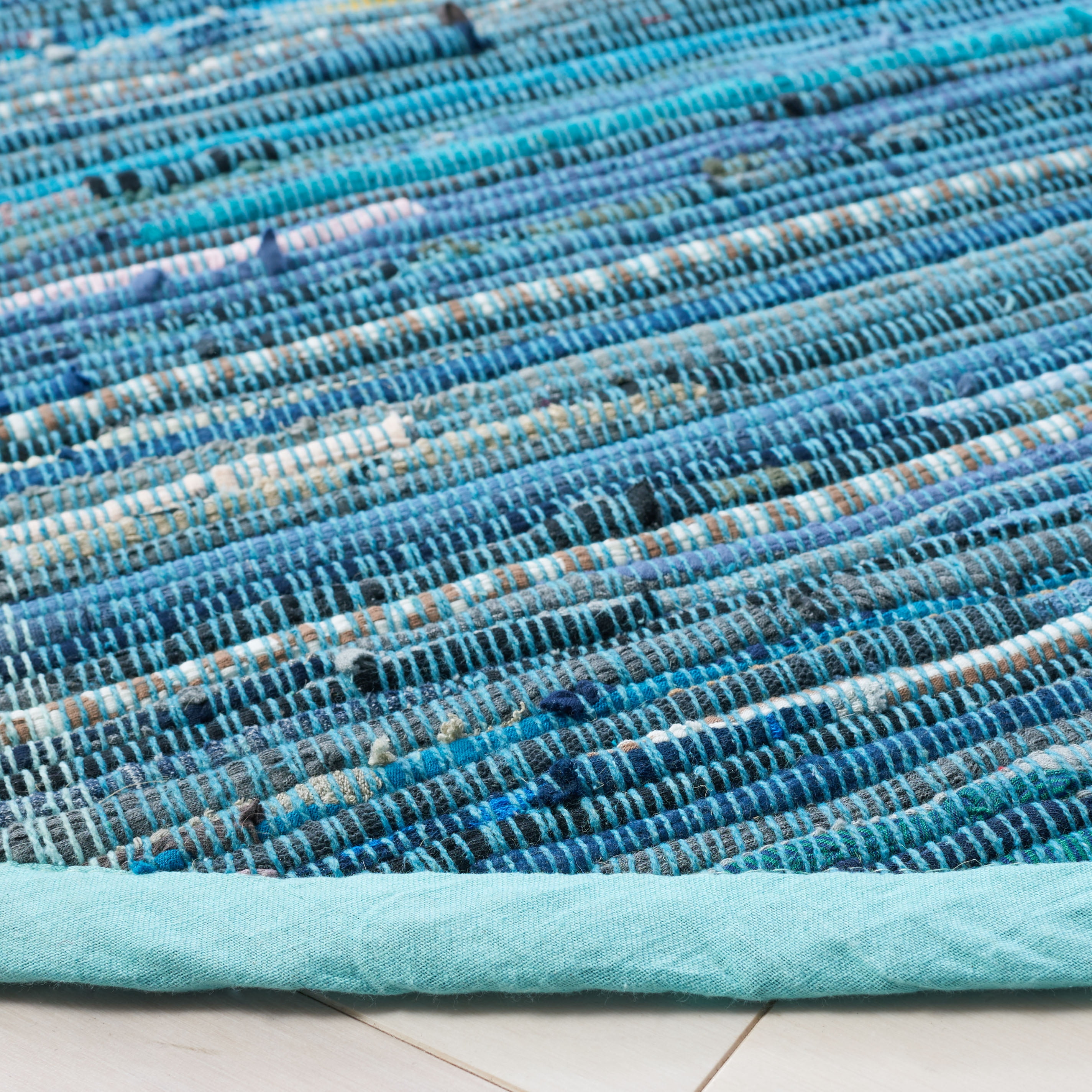 SAFAVIEH Rag Romeo Striped Cotton Area Rug, Light Blue/Grey, 6' x 6' Round