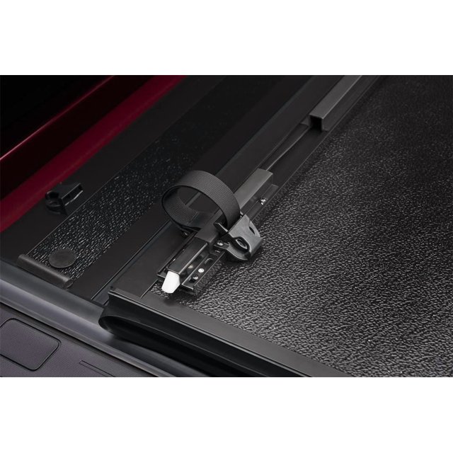 BAK Industries Tonnelle Couverture 1126126 FibreMax; Pliage Dur; 2 Plis/3 Panneaux; Verrouillable avec Poignée de Hayon; Noir; Fibre de Verre; Peut Tre Utilisé avec Boîte à Outils BAK