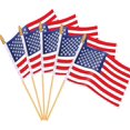 thumbnail image 1 of Paquete de 65 banderas estadounidenses de palo de madera, minibanderas de mano de EE. UU. para el Día de la Independencia de Estados Unidos (4 x 6 pulgadas), paquete de 65 Kuyhfg Bienvenido a Kuyhfg, 1 of 1