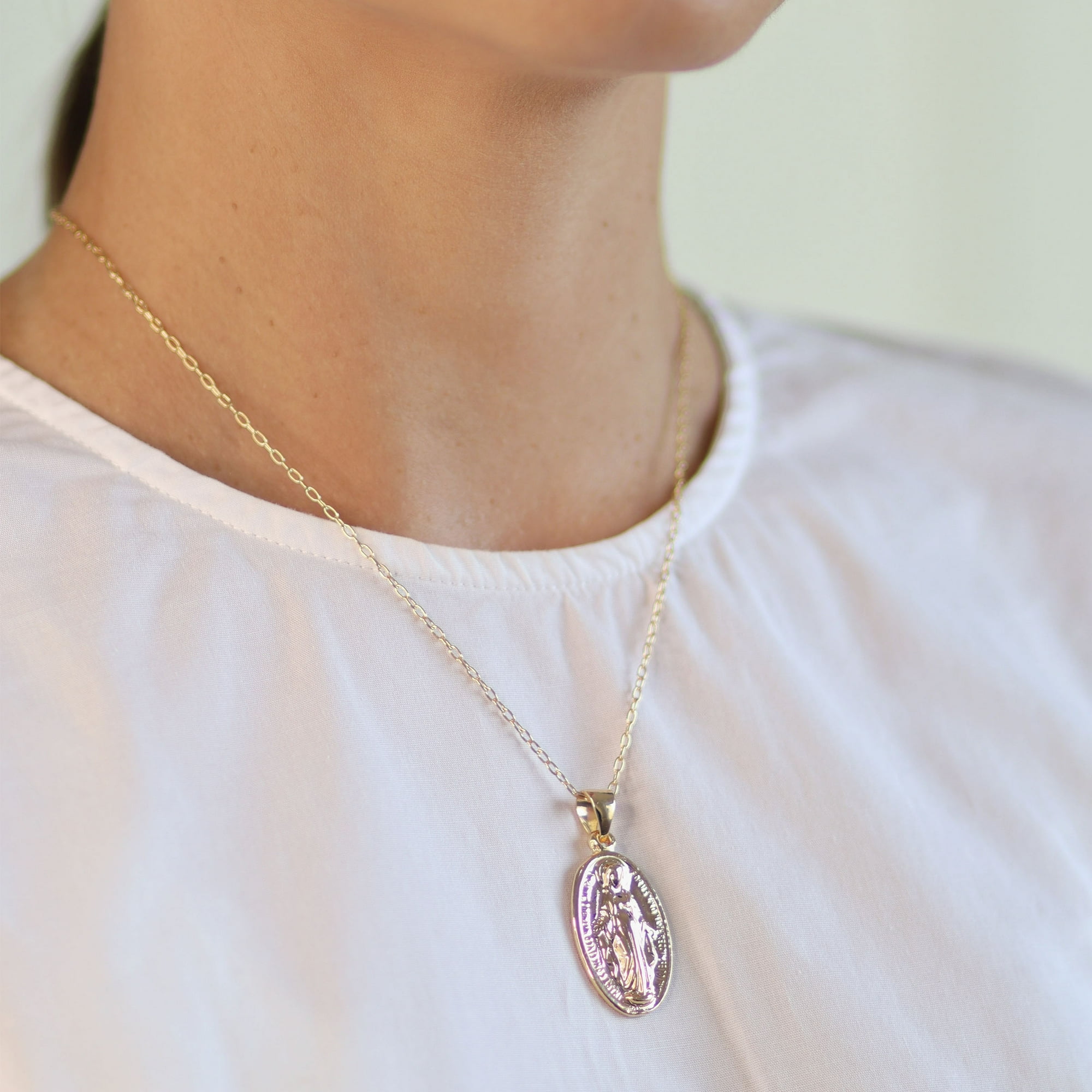Gold religious medallion necklace deals