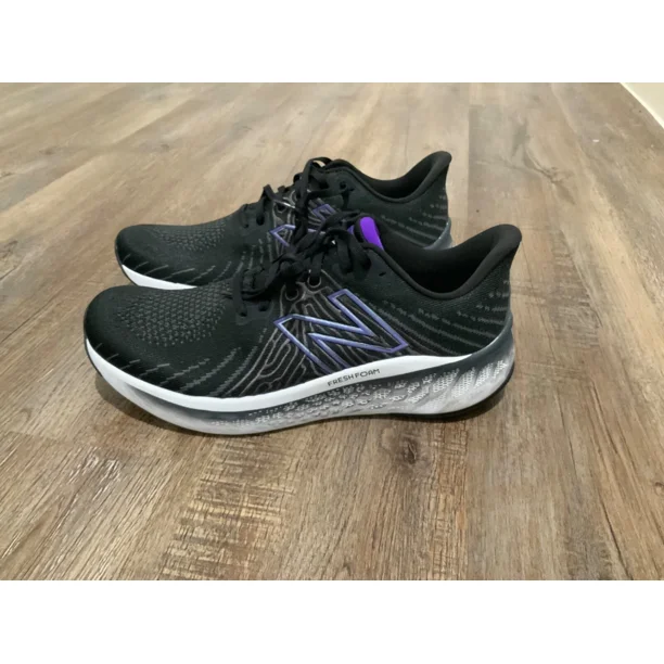 New Balance Vongo V5 Black/Violet Running Shoe MVNGOBW5 Men's Sz 11.5