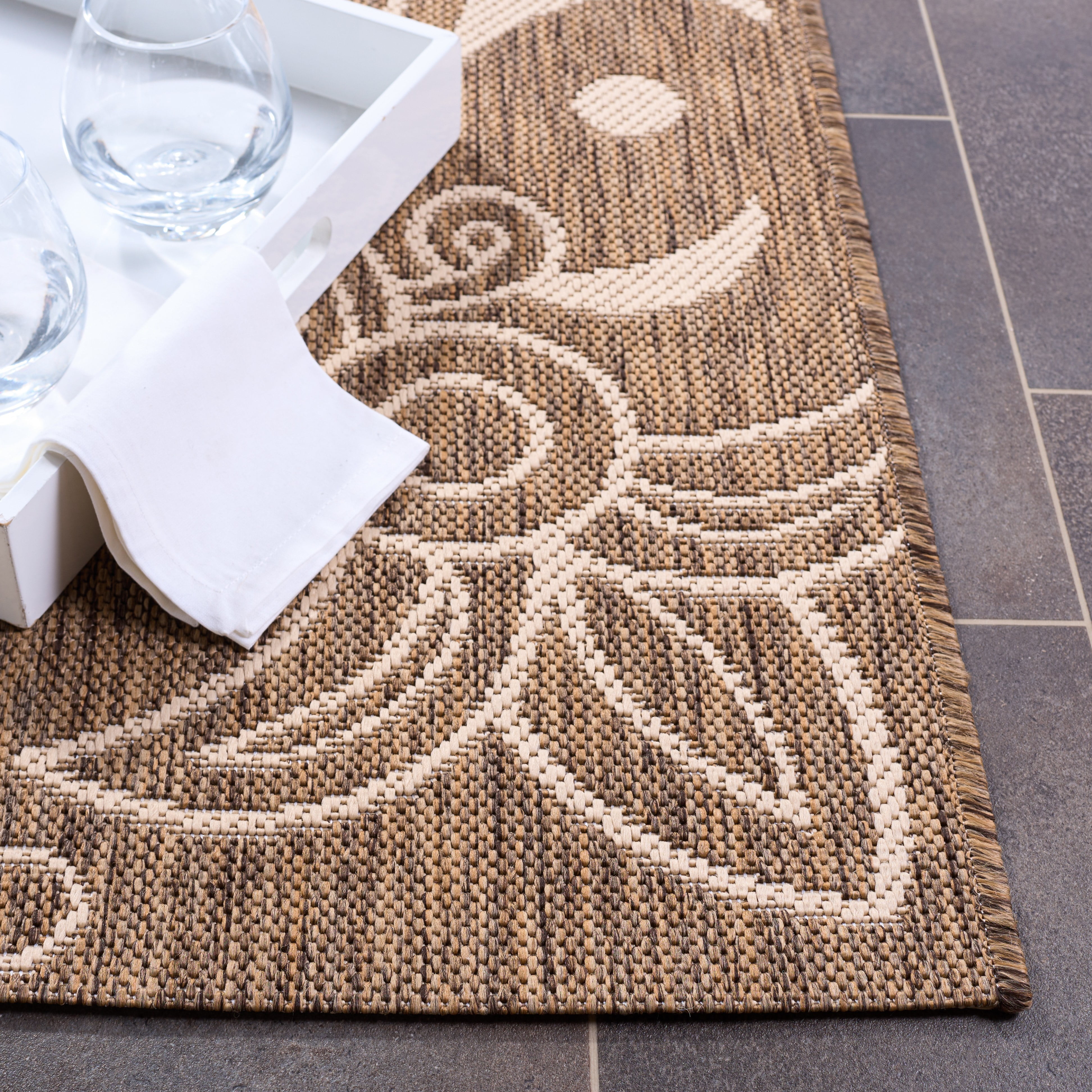 SAFAVIEH Beach House Robynne Botanical Indoor/Outdoor Area Rug, Brown/Beige, 8' x 10'
