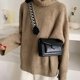 thumbnail image 5 of Bolso de un solo hombro para mujer, bolso de mensajero de piel sintética para citas, bolso de mensajero con forma retro, 5 of 5