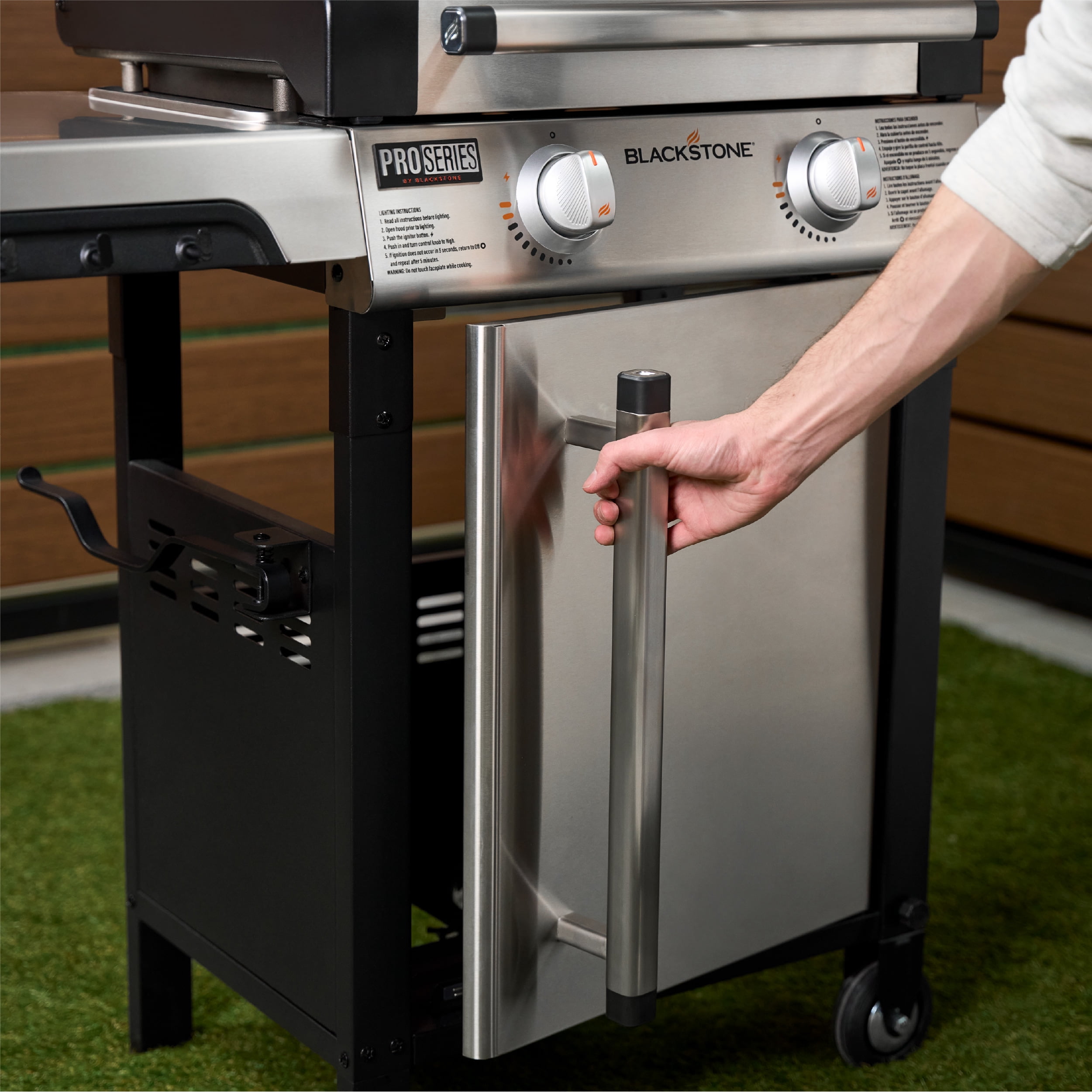 Blackstone ProSeries Outdoor Griddle, 2-Burner 22" Propane Flat Top Grill with Side Shelves, Stainless Steel